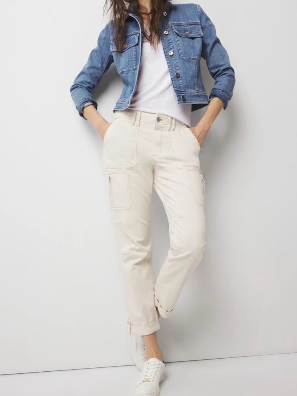 White House Black Market Mid-Rise Pret-A-Pedi Crop Pants